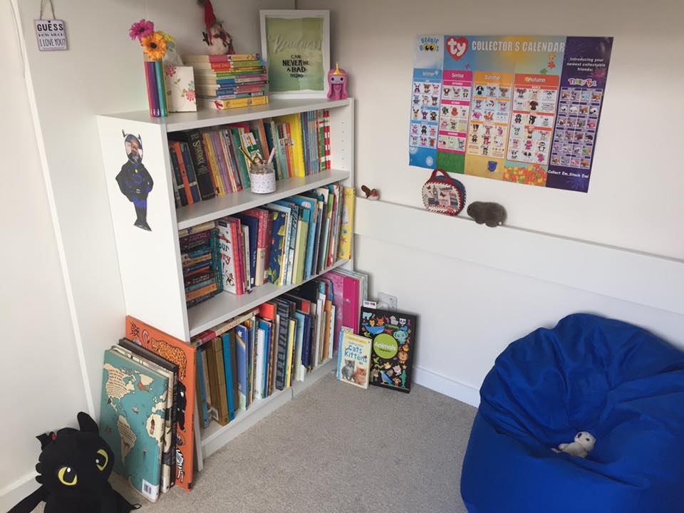 littlebookstack's tweet image. Our daughter built herself a library in her bedroom! It's a lovely spot to enjoy a bedtime story #childrenslibrary #bedtimestories #bookenvy