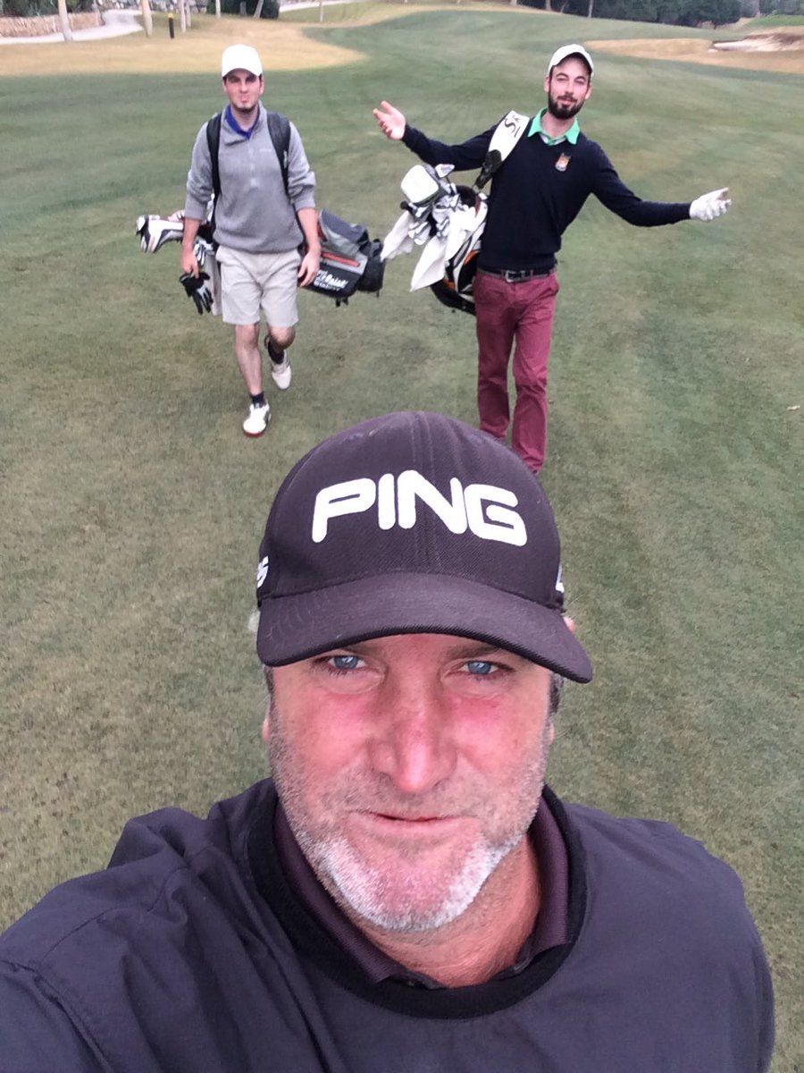 GeckoOn_TheWall's tweet photo. How to caddy for two players at the same time....make them carry their own bags. Winner per hole gets a caddie https://t.co/1zdvxSAMKj