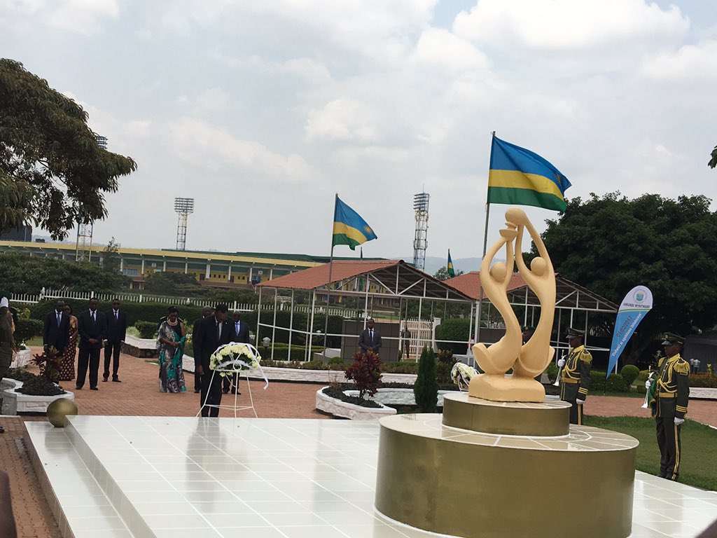 UrugwiroVillage's tweet photo. President Kagame is now laying a wreath at National Heroes Mausoleum in honor of the heroes of #Rwanda https://t.co/8GCPrB9uCP