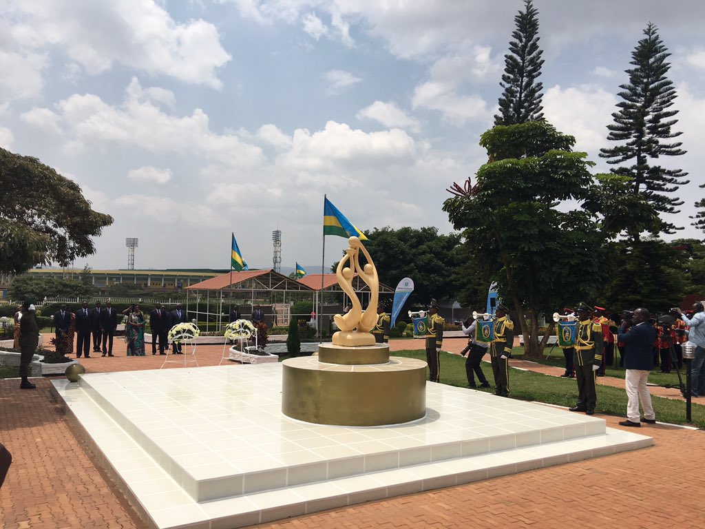 UrugwiroVillage's tweet photo. President Kagame is now laying a wreath at National Heroes Mausoleum in honor of the heroes of #Rwanda https://t.co/8GCPrB9uCP