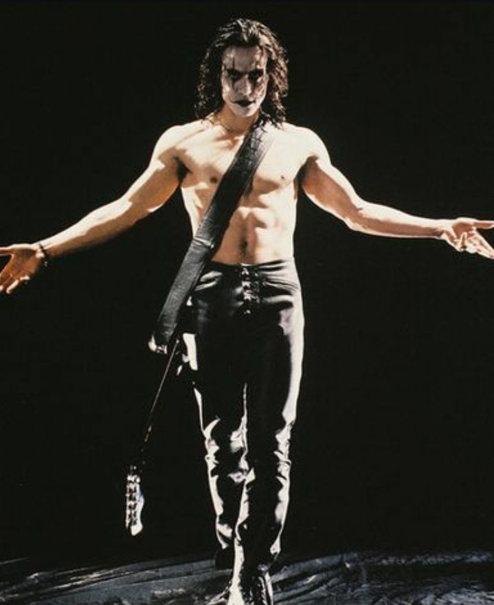 Happy birthday to the iconic Brandon Lee (R.I.P) 