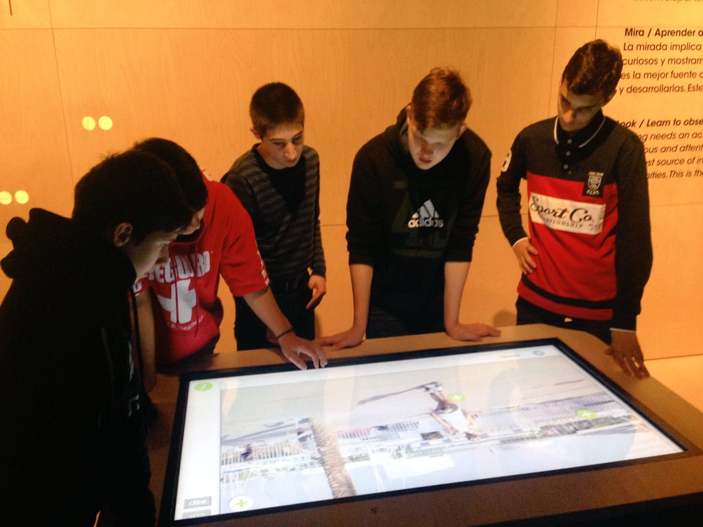 DominiquesBCN's tweet photo. Els alumnes de 4t d'ESO al @CaixaForum_CAT duuen a terme activitats #CaixaLab Experience amb la matèria d'Emprenedoria #innovacio #educacio https://t.co/LgNCLOaIUh