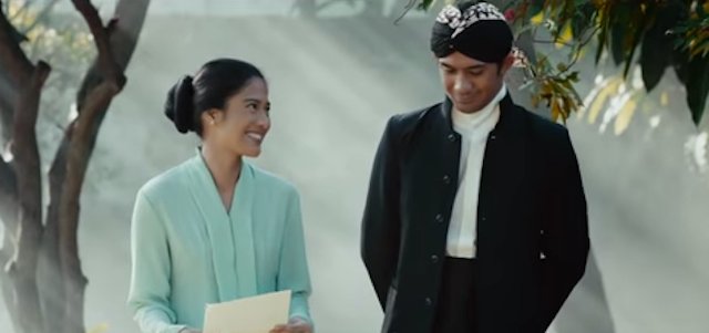 rappleridntimes's tweet photo. SAKSIKAN: Trailer @KartiniFilm yang disutradarai @Hanungbramantyo dan dibintangi @therealDiSastr https://t.co/Minj33vJVm #FilmKartini https://t.co/qCRrTJK35o