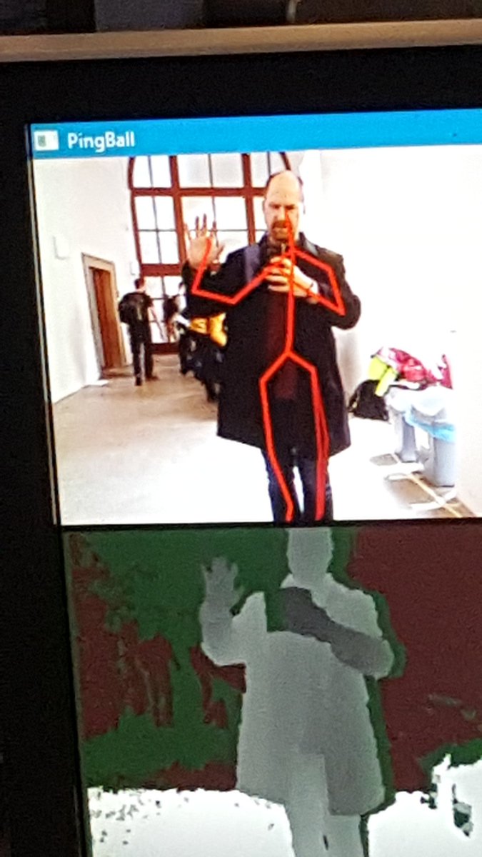 ondrejfilip's tweet photo. Cely zivot hledam kostry v grafu a ted na #matfyz nejaky stroj najde kostru ve mne. #jdim https://t.co/40m5F8dJq5