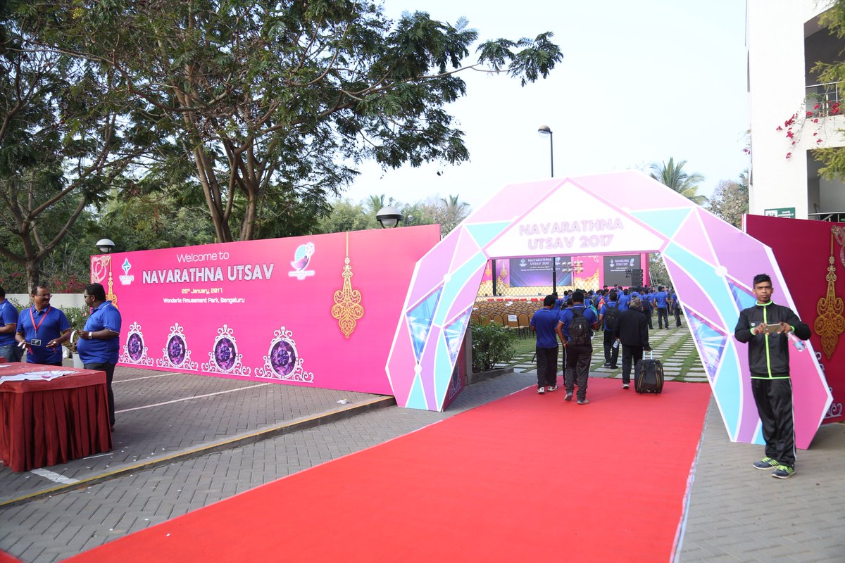 precision_pro's tweet photo. For the Pearls behind the sparkling cuts...
Navarathna Utsav 2017 
#precisionproevents https://t.co/3X1oCbxgYR