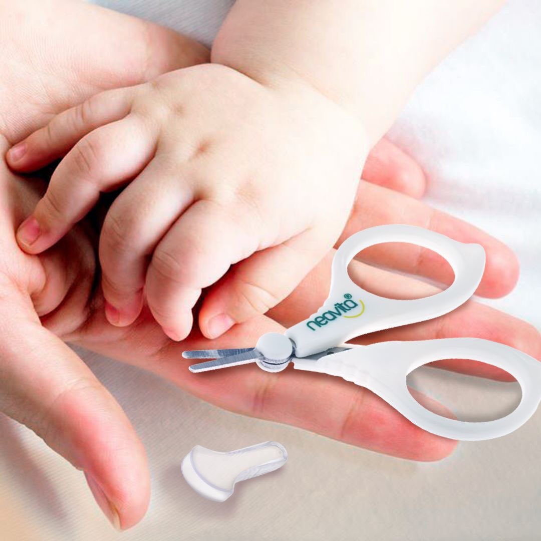 Bebeğinizin tırnak makasını güvenle saklamak veya taşımak isterseniz kapağını kapatmanız yeterli!