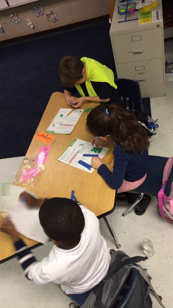 MissAshleeBryan's tweet photo. Racing to see how many ways we can create different numbers out of ones and tens! https://t.co/cQEm4dmFws