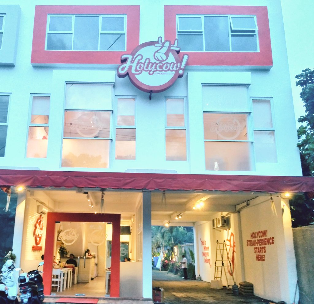 rivermoa's tweet photo. New place at Dewi Sri @steakholycow #campbali : bigger and nice. Will back again :D https://t.co/9rZNpWdX9K