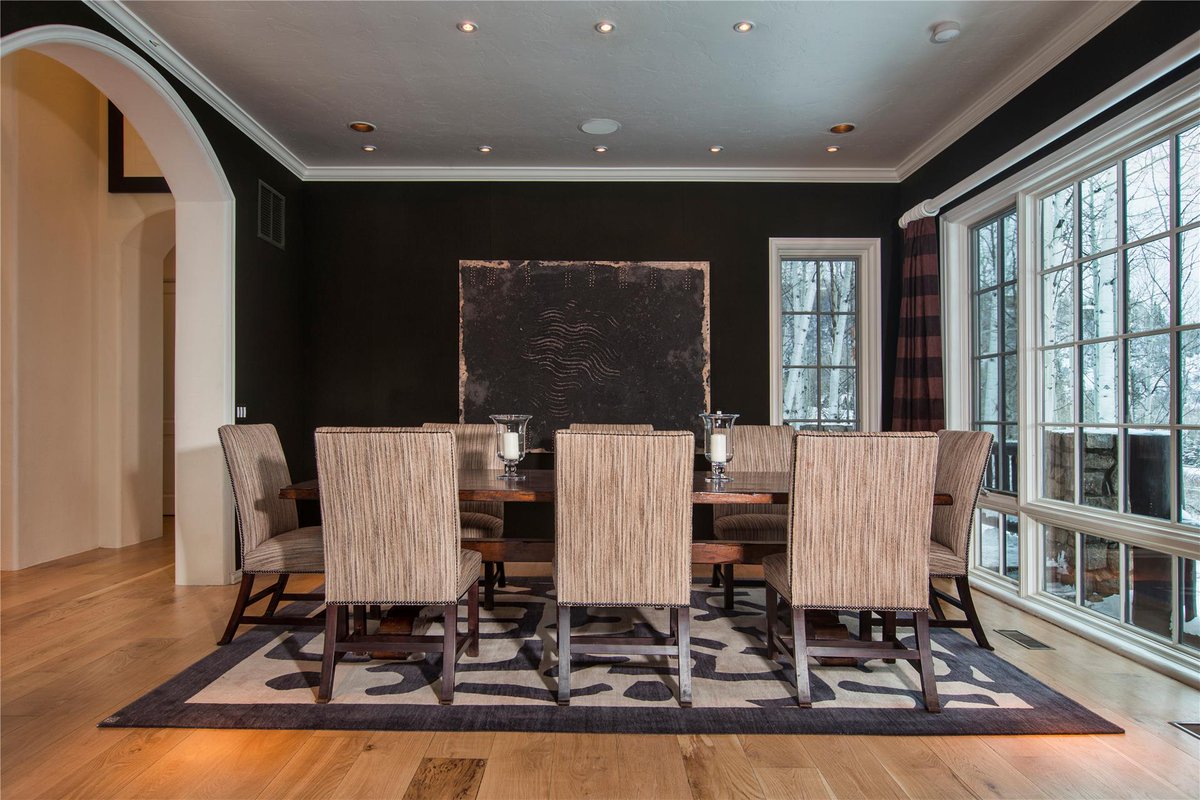 KFInternational's tweet photo. Ski-in ski-out 5-bed contemporary home for sale in #Aspen #Colorado, surrounded by trees for increased privacy: https://t.co/4wjKKSL2e2 https://t.co/3SfDF5d7fm
