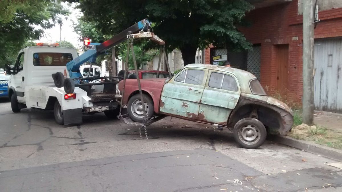 <a href="/DAntinolo/">Dario Antiñolo</a> <a href="/jorgemacri/">Jorge Macri</a> <a href="/soledadmartinez/">Sole Martinez</a> <a href="/syomayel/">Sergio Yomayel</a> #Abandonadosremitidos E.Campo 1000