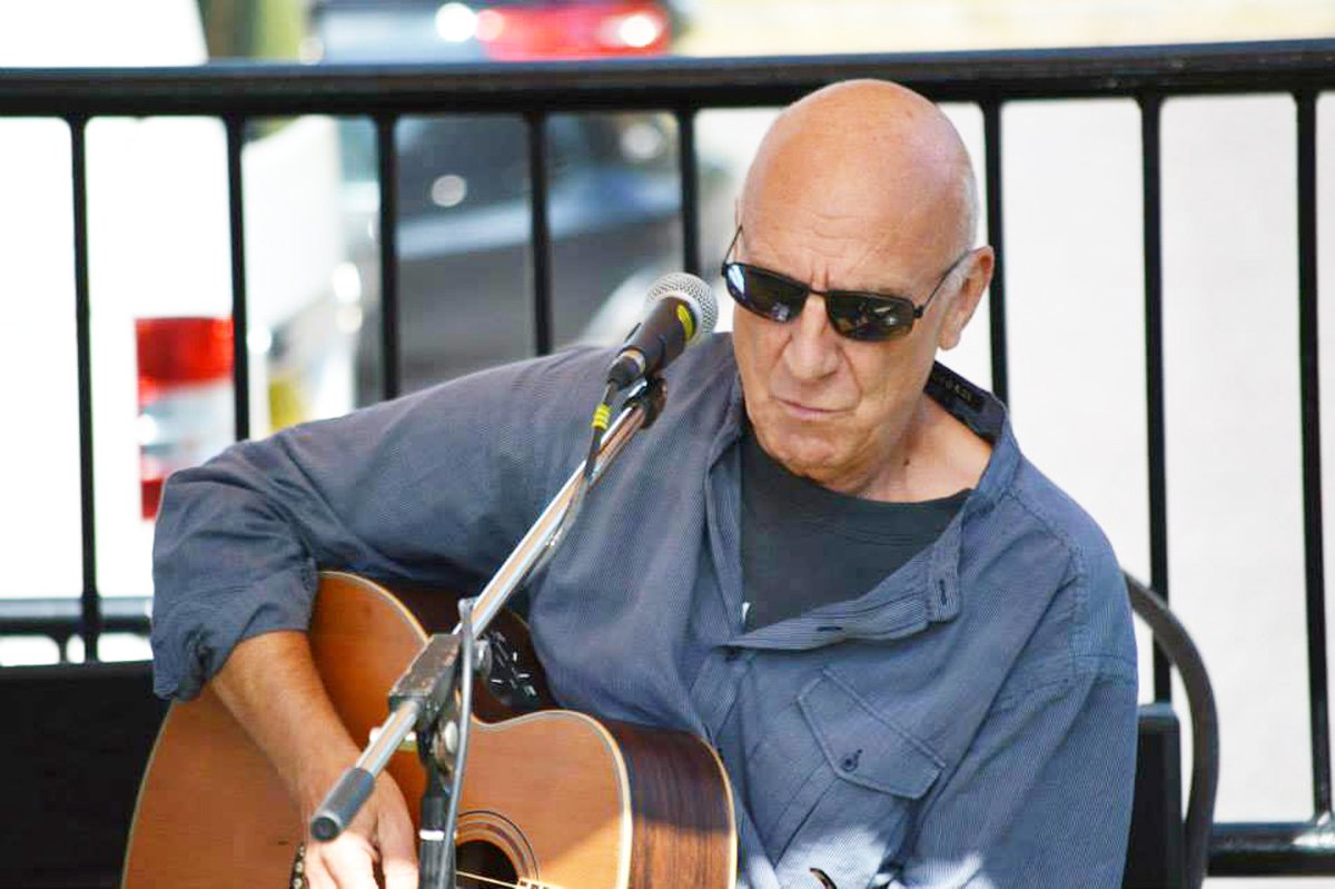 frometimes's tweet image. A gig will be held in #Frome this month in memory of local musician Griff Daniels – frometimes.co.uk/2017/01/31/gri…