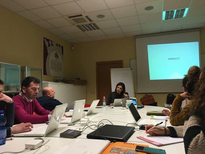 Scuola di artigianato – Piceni Art For Job – prima lezione: SEO! iodicolamia.wordpress.com/2017/02/01/scu…