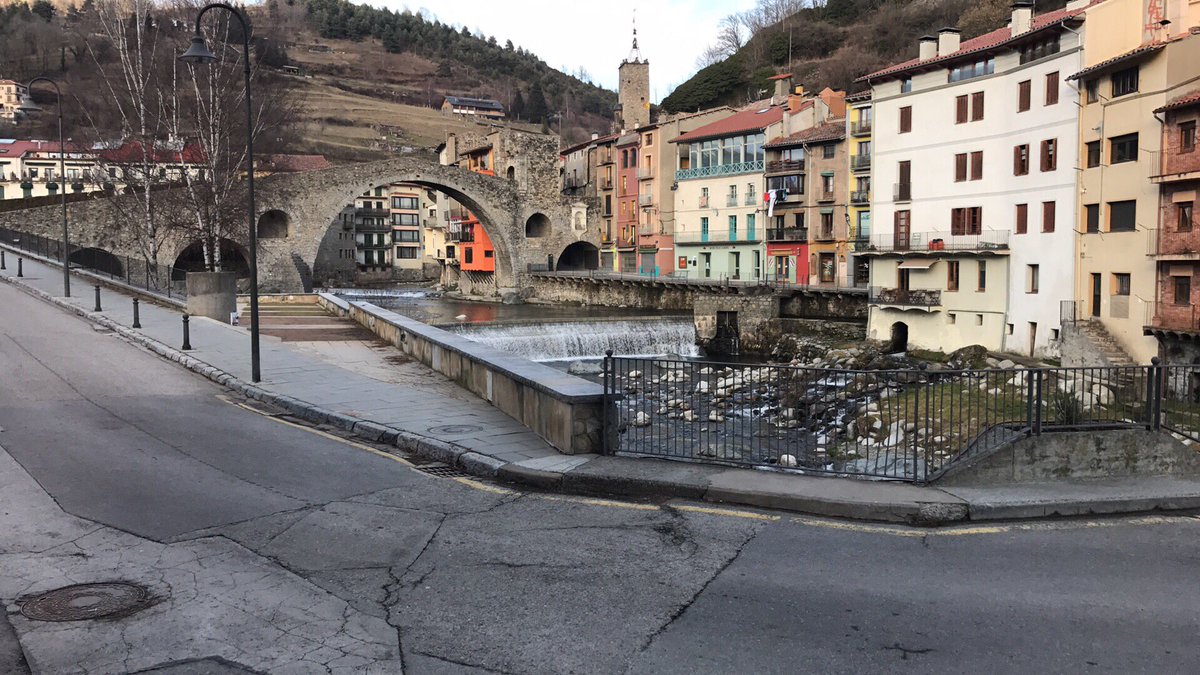 rourevell's tweet photo. RT @RESTAURANTPONT9: El Ter, al seu pas per Camprodon!!! https://t.co/KZb3sN5Kyf
