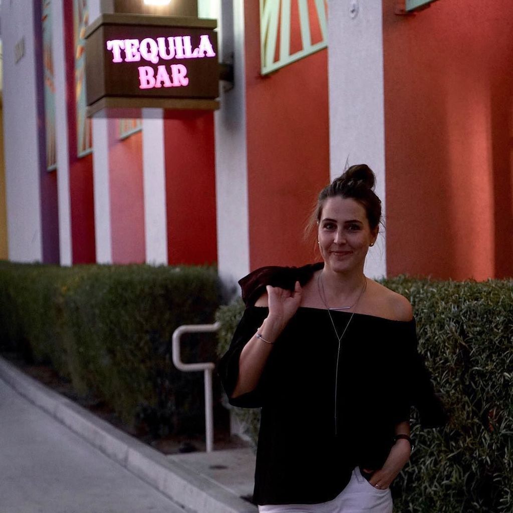 Repolished's tweet image. Sun's out, shoulders out! 🤓😜
📷 @thelipstickgiraffe ift.tt/2jXxmRe