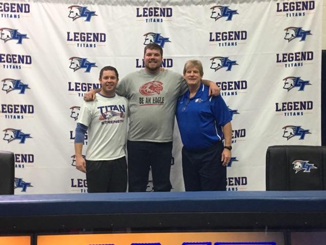 brycejohnson52's tweet photo. Officially a Chadron Eagle!!! #vlessed #ROLLEAGS https://t.co/pMvr0YorJn