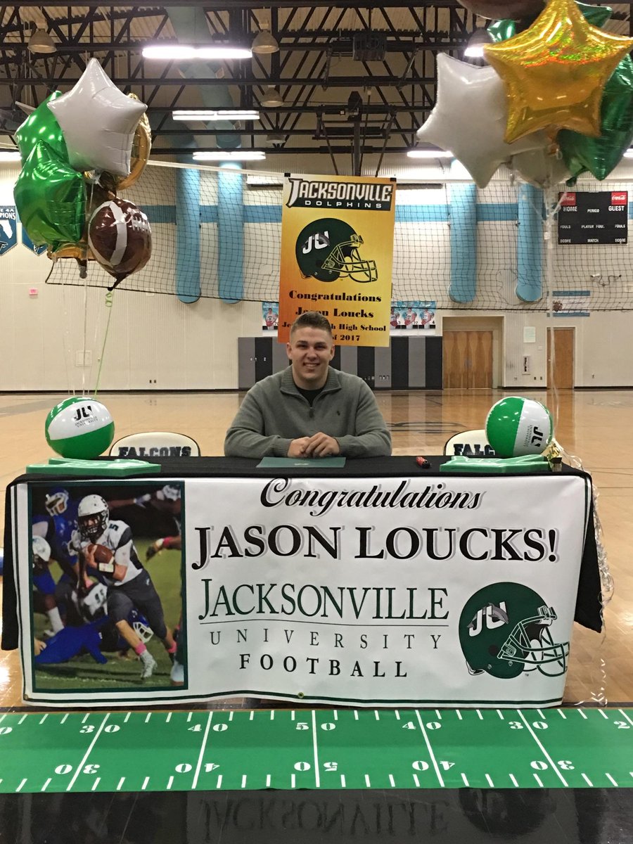 john_neuner's tweet photo. My man signing today. I am so proud of him. You deserve it.  Congrats  Love you https://t.co/cLuGUKToIa