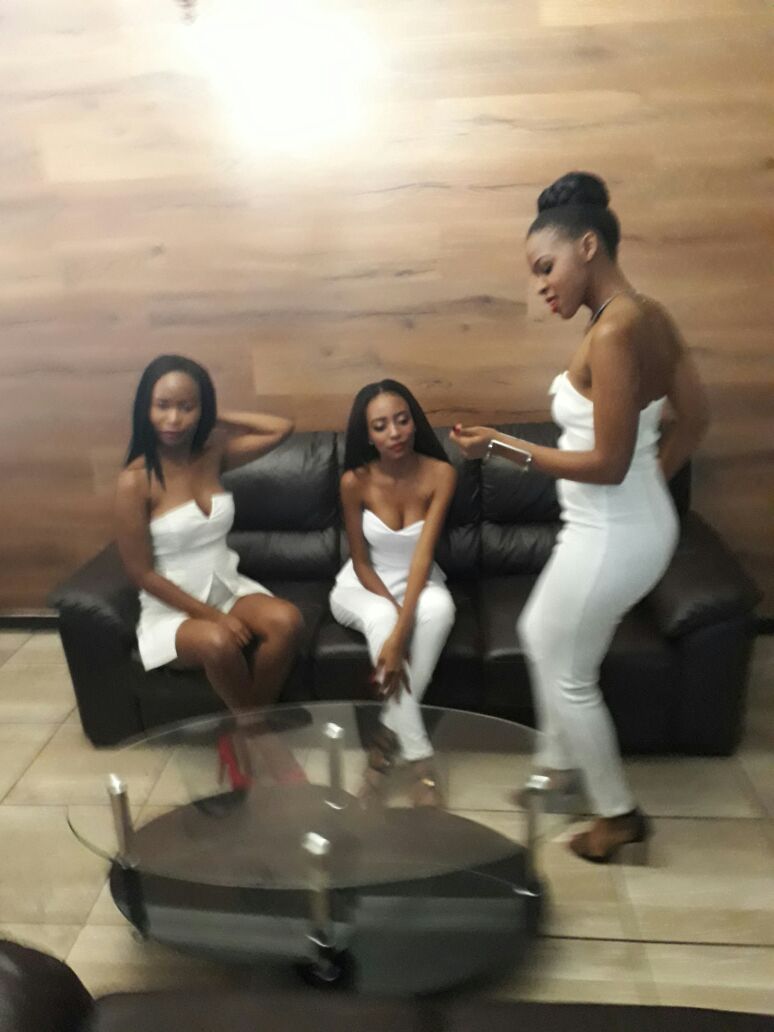 RoundTableExqu1's tweet photo. Woooooooza!!!!!!!
#AllWhiteSoulSession
05/02/2017 🔥🔥🔥🔥
Let's have fun!!!!!! https://t.co/PdTmETfhJK