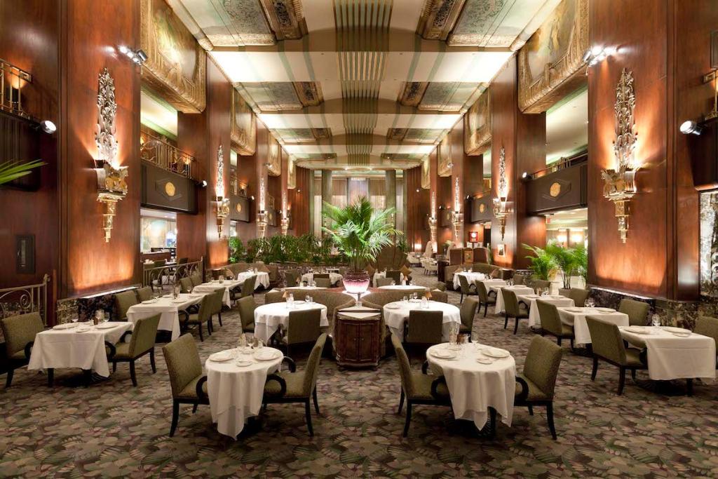 Need #ValentinesDay dinner inspiration? Book one of the 2017 Most Romantic Restaurants in the U.S. bit.ly/2jVlHjx #OpenTable100