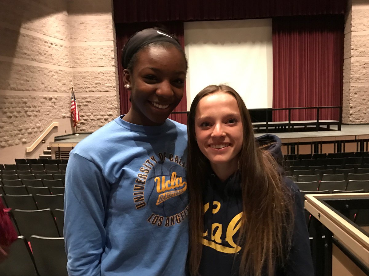 aurorasports's tweet photo. Signings: Congrats to this @Grandview_HS duo, both headed to big-time Division I California schools 🌴🌴 #COsigningday #NSD17 #copreps #aurora https://t.co/KajmrNm2K9