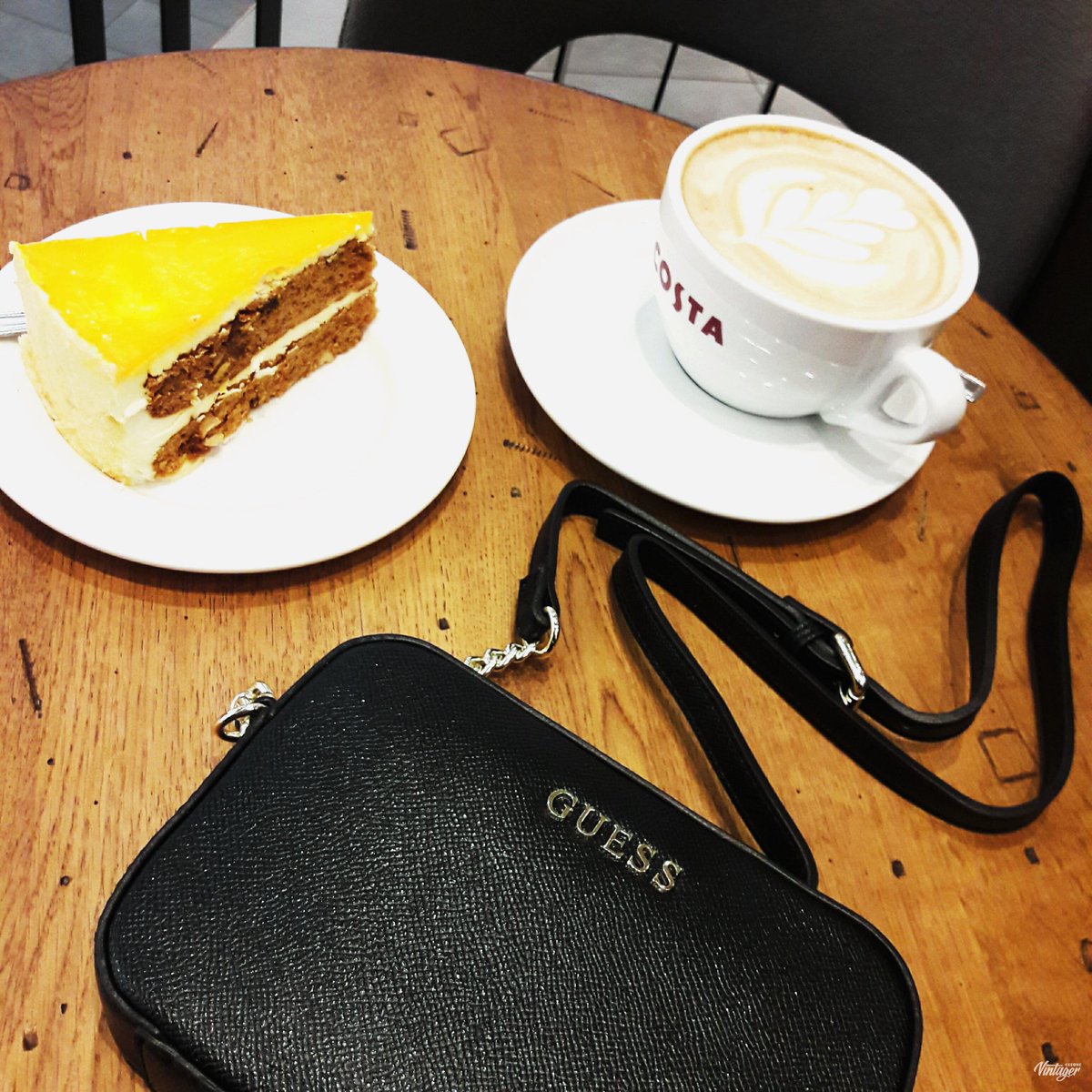 Klasická, praktická a trendy :-) #guessjeans #guess #fashion #OOTD #inspiration #outfit #outfitoftheday #AnswearCZ