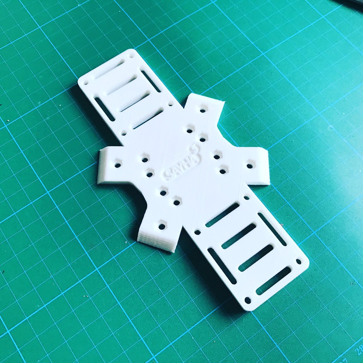 deDrones tweet media