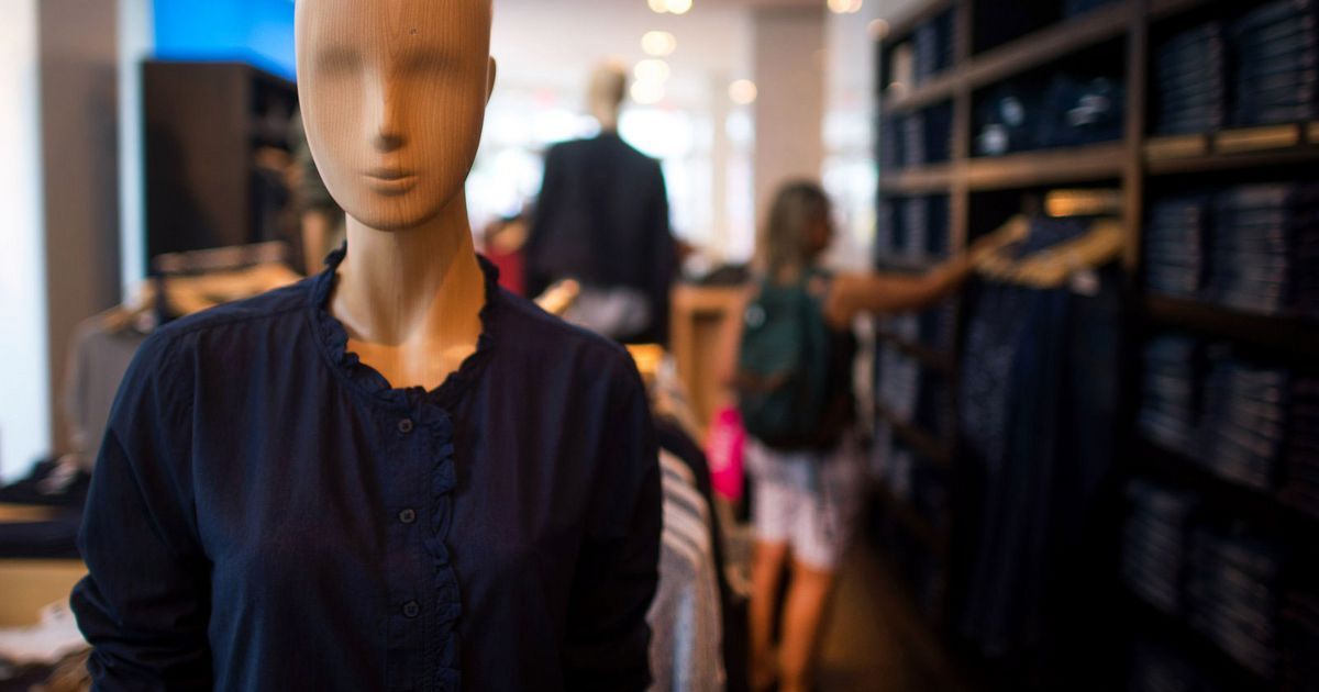LePont_Appts's tweet photo. @Gap envisions a future with augmented-reality 'dressing rooms'
https://t.co/fO03Wmaijy #digitalfashion #AmericanRetail https://t.co/XKKZygpQxw