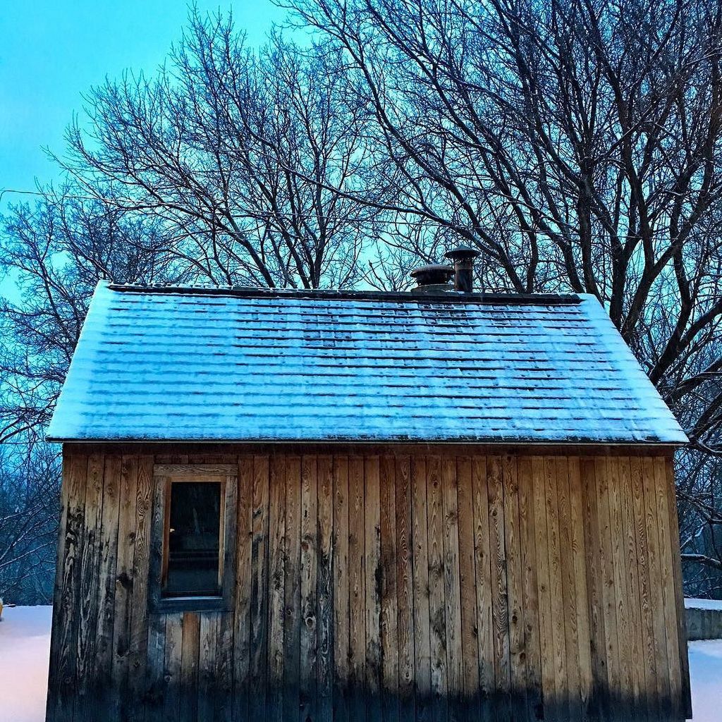 bluebirdvermont's tweet photo. 🙏beautiful, early, winter, morning at bluebird barbecue. 
#bluebirdbbq #vt #vermont #winte… https://t.co/2F0FKmK2ow https://t.co/7k8VHlyCU2