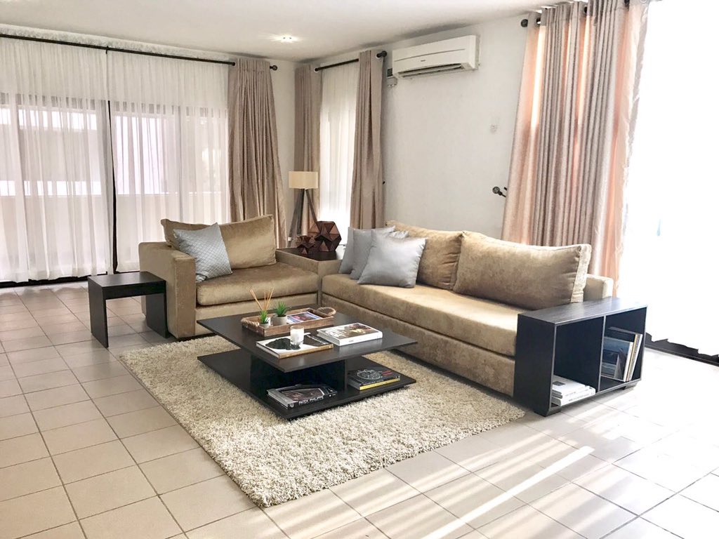 The lighting is breathtaking! #mhf #dangote #luxury #luxuryliving # #rahmagarden #mariyacourt #timatower #limaplace #ikoyi #victoriaisland