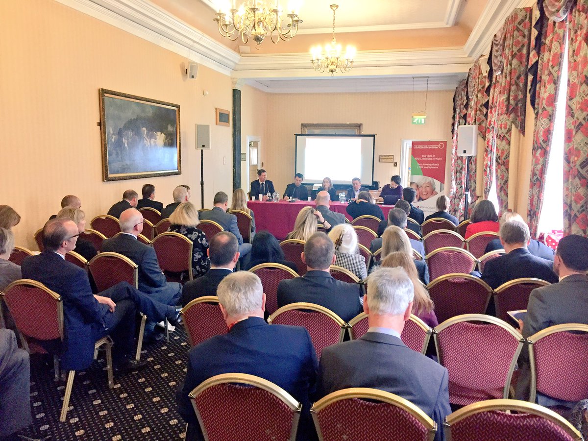 lshubwales's tweet photo. Great turnout for the Hub's workshop on digital healthcare chaired by Warren @nudjed with @ibeMappCOPD @elidirhealth @TickerFit #wconfed17 https://t.co/CznU3ZjdFf