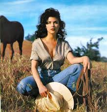 HAPPY BIRTHDAY 

Sherilyn Fenn 