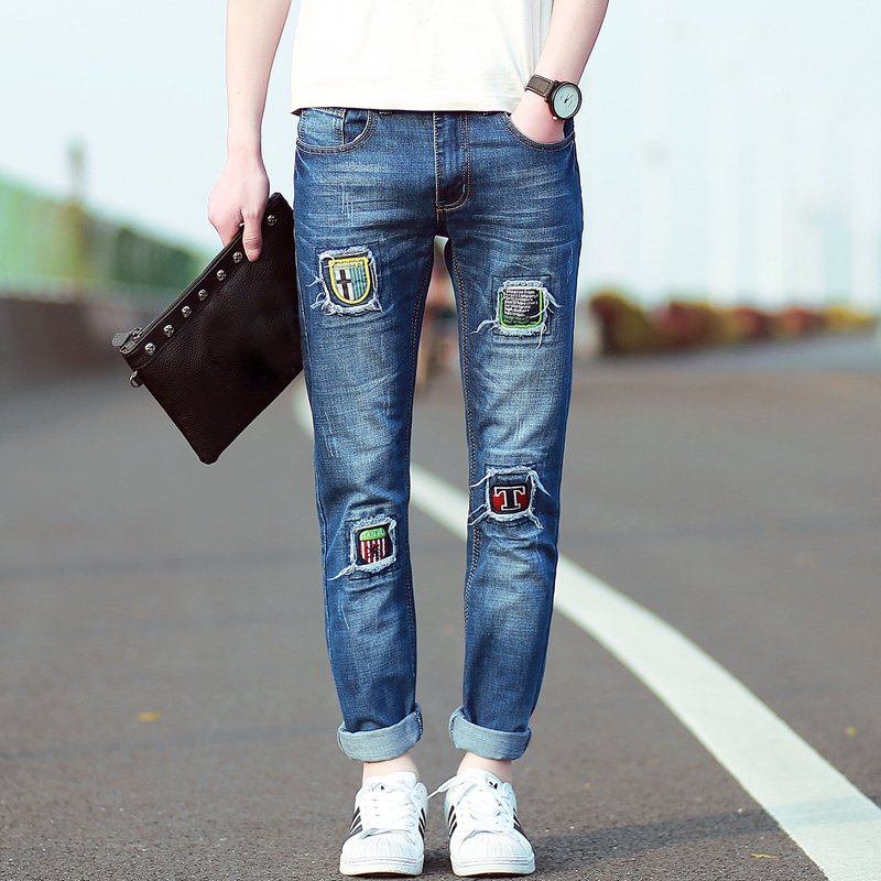 WDZG's tweet photo. 6. Bagian paha. Kini patch juga merambah ke bagian ini dengan aplikasi pada jeans. #WedWearing https://t.co/ByH5IIBAiT