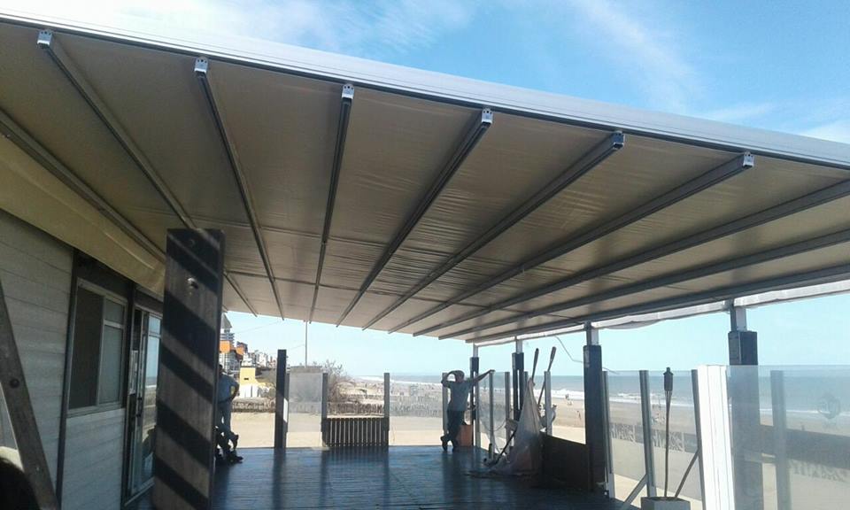 TolderConcepto's tweet photo. Mira la funcionalidad de nuestra hermosa #Pergola de aluminio Retractil https://t.co/z2KLlK1X5x