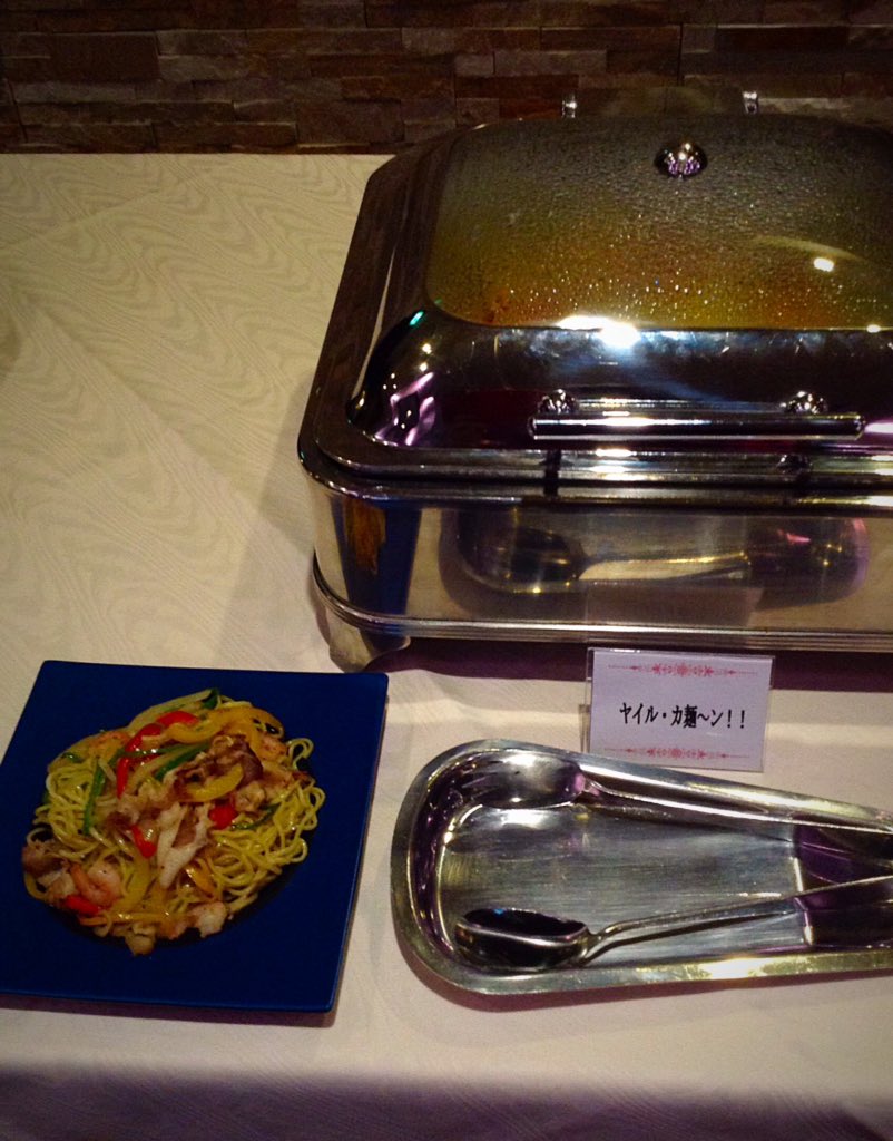 isocchi_la_al's tweet photo. 先日のペルソナ20thフェスの打ち上げでのお料理。コラボメニュー揃い踏みでした！コラボカフェで食べれなかった念願のテッソカレー！ペルソラアワード2の特典映像で苦しめられたアイツ！美味しいなてめー！ 
#PS倶楽部 https://t.co/VhRDlWCNuk