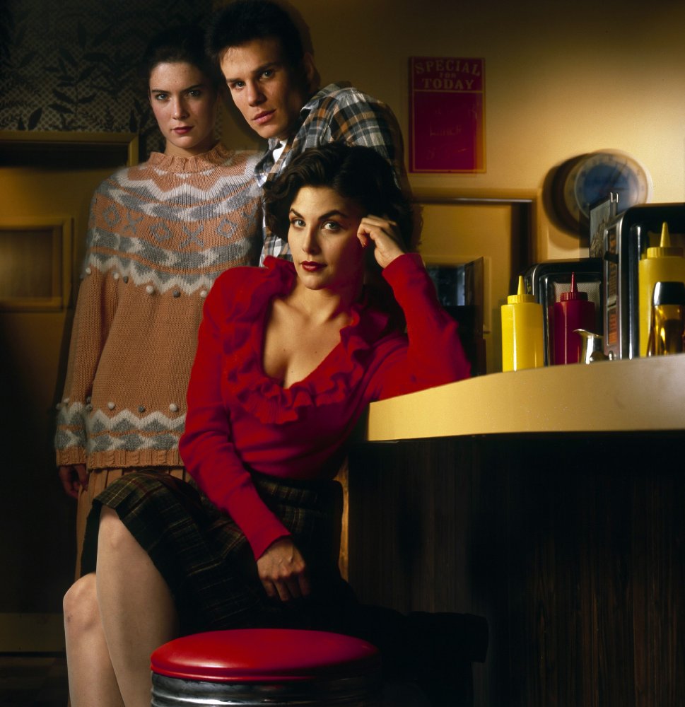 Happy Birthday Sherilyn Fenn! Here as Audrey with Donna and James in Twin Peaks. 