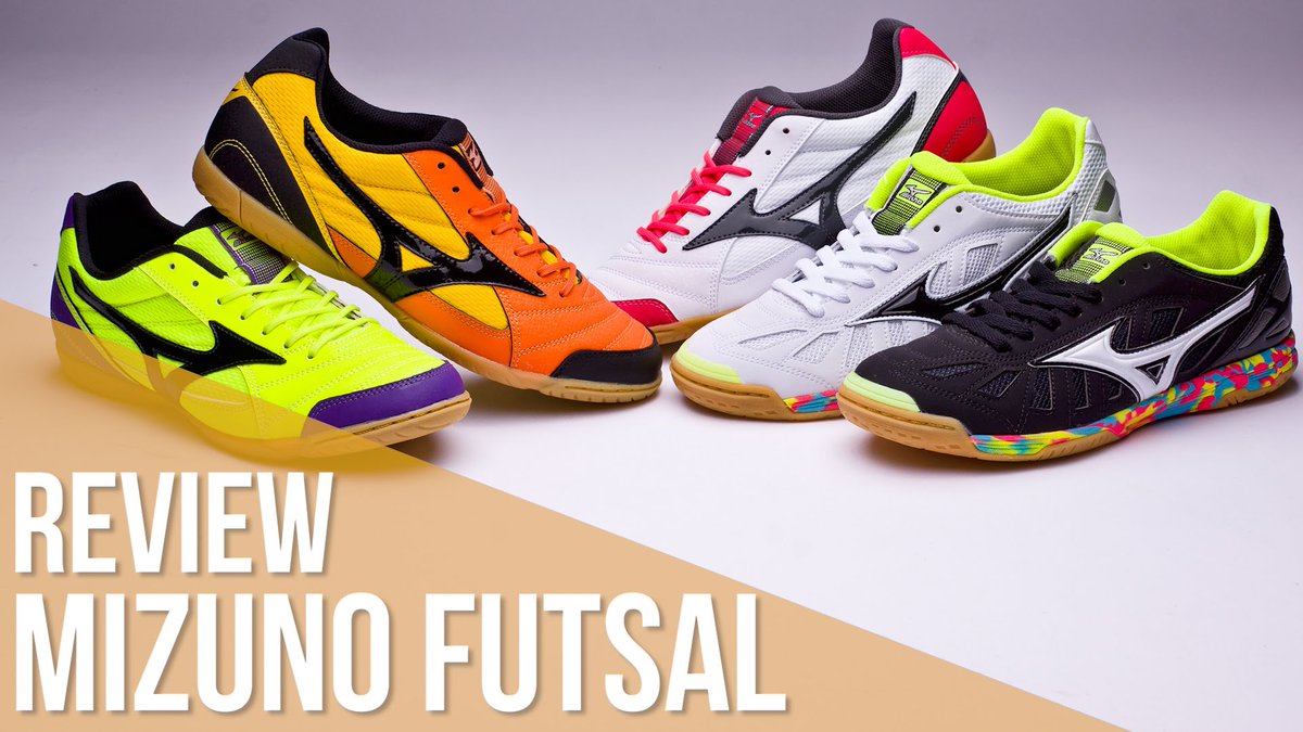 mizuno futsal shoes