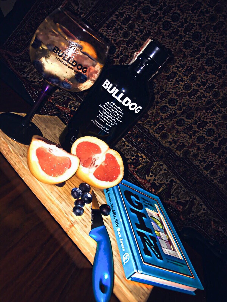 yarwood95's tweet photo. Has your dry Jan just ended? To celebrate try a @BULLDOGGIN and tonic, a gin that's packed with citrus 🍊🍋tonic courtesy of @ILoveGindotcom https://t.co/QLwQmNutDc