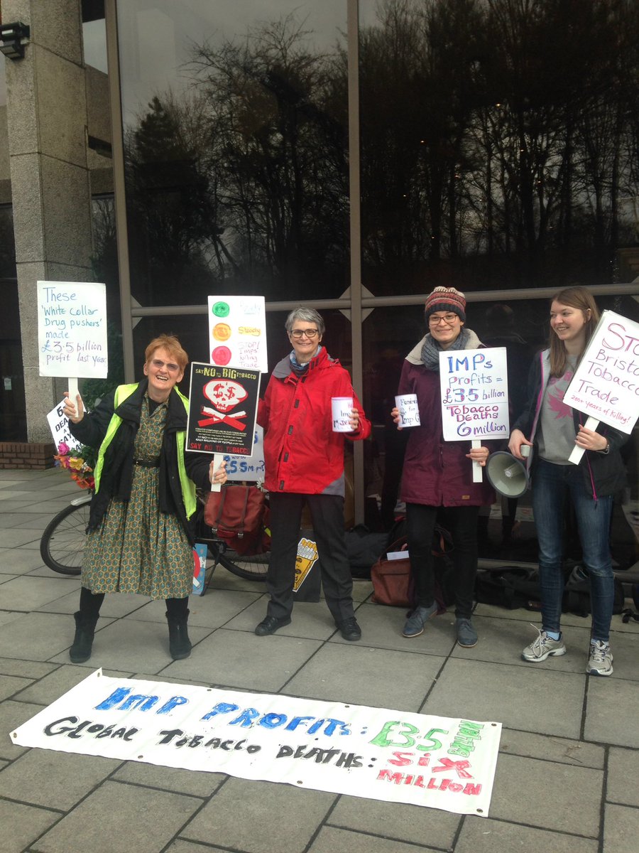 #smokingstillkills Making some noise outside the #imperialagm