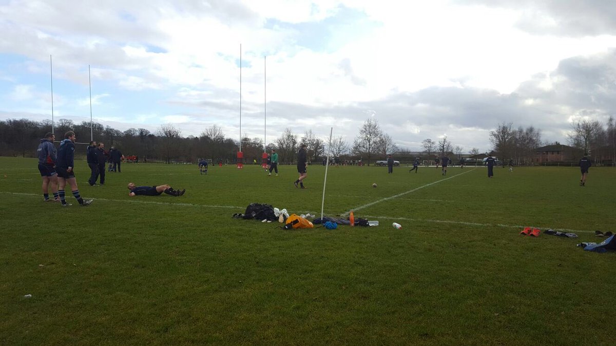 UGRFC's tweet image. UGRFC 1st Team Warming up ready for their Clash with Hartpury 🏉🔵⚪️ #Promotiongame #Blue&amp;amp;Blue