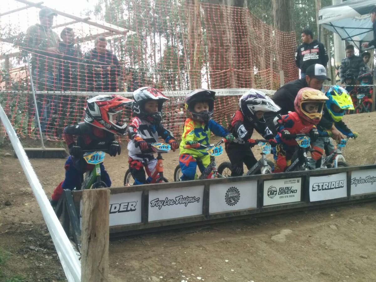 nacalderon1's tweet photo. Nota del Diario La Hora #Loja Feliz por los logros de mi pequeño. #Strider #MiniDownhill #Locoporlabici #AACB #Downhill #bmx https://t.co/nvmQXCtdJD