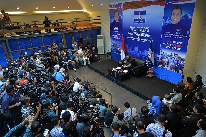 Konpers SBY Sikapi Dugaan Penyadapan Dirinya dengan KH Ma’ruf Amin sewindu.com/2017/02/01/kon…