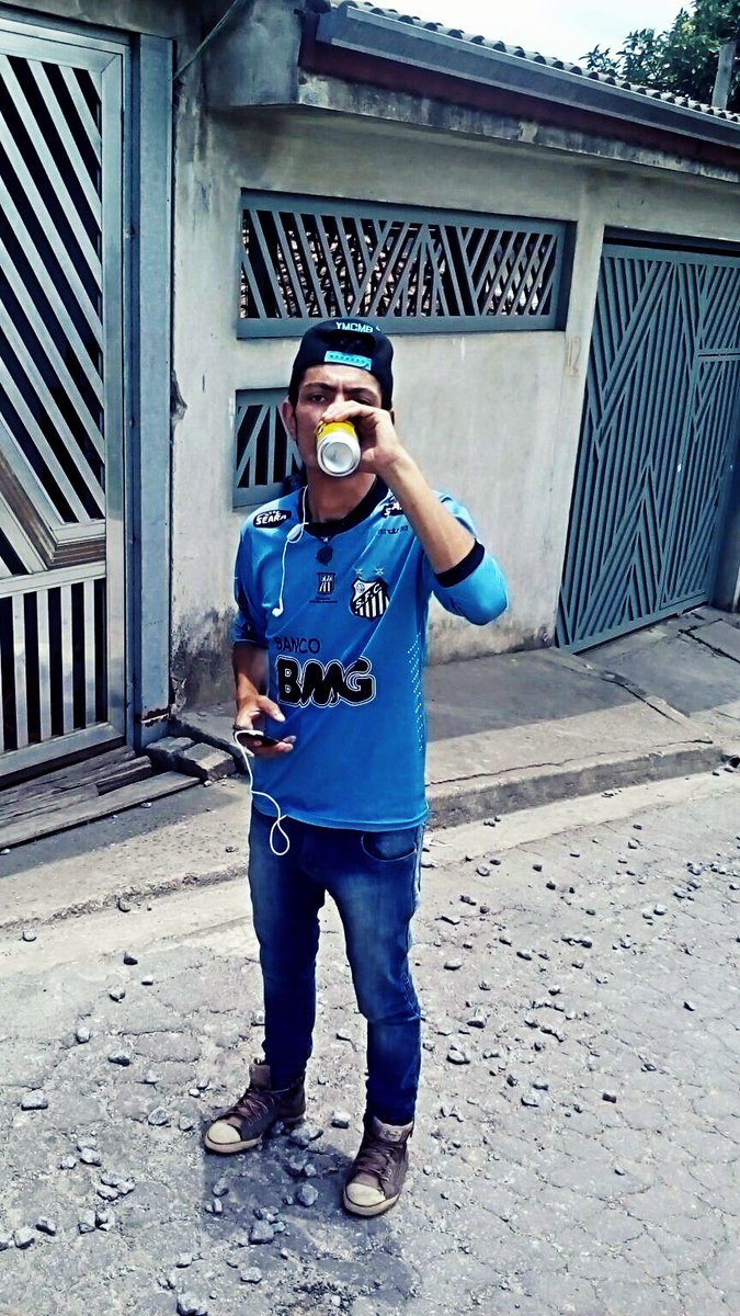 alexsanderdarth's tweet photo. Renata Fan e Denilson Parabéns pelo os 10 anos por @bandjogoaberto, Drogba tinha vim pro santos. #10anosJA #Santosateamorte https://t.co/bPWZxxee2Q
