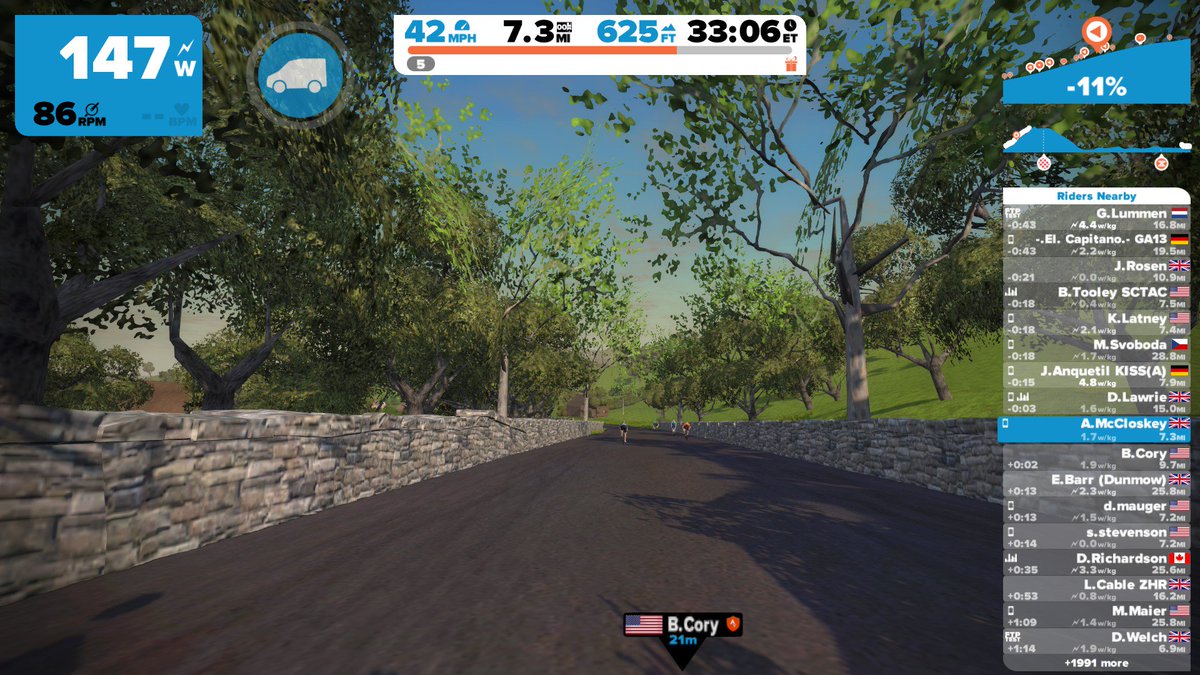 antmccl's tweet photo. Ah,  a sunny day,  clear road, on the big ring and over 40mph.  In my kitchen. Quality winter entertainment @GoZwift @gcntweet https://t.co/GwkKEjWv2l