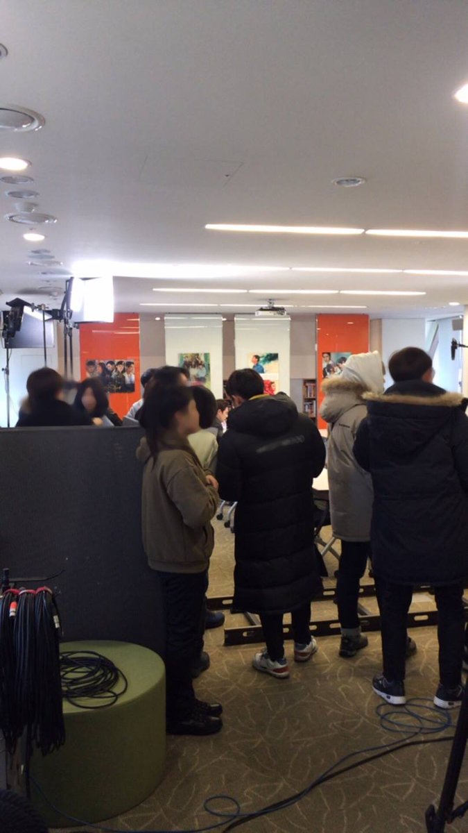 Stay_with_MBLAQ's tweet photo. 01.02.17 [FACEBOOK] 캠퍼스유-Campus U: 
#KBS2_weekend_drama #Father_is_Strange #LeeJoon #Business_center #Campusu #Conference_room https://t.co/3a5mJejqRi