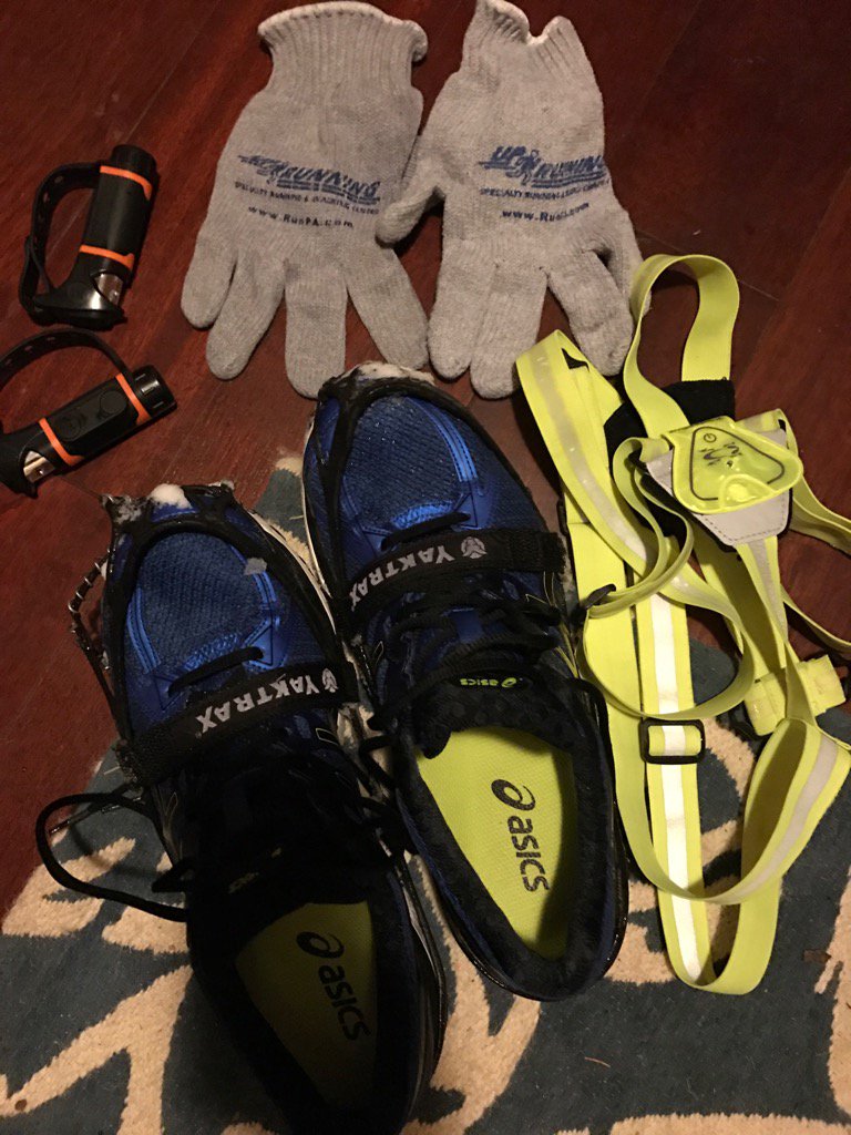 KevinRDoyle's tweet photo. This morning's snowy 10-miler was made possible by @UpNRunningEburg, #yaktrax, Amphipod, &amp; my Asics Cumulus Gor-tex. https://t.co/kDgt5xdLcg