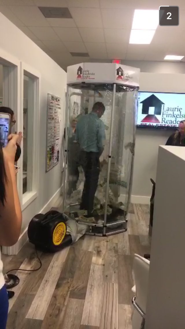 slyzemeup's tweet photo. This shit is ignorant as hell 😂 https://t.co/ofvGbTYXOY