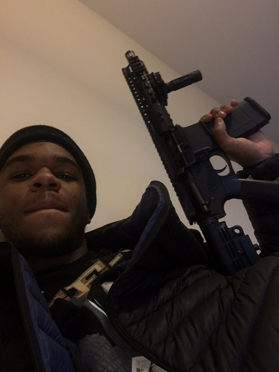 lilcuzzzz's tweet photo. Fo you little niggas https://t.co/nnyc1yD5s1