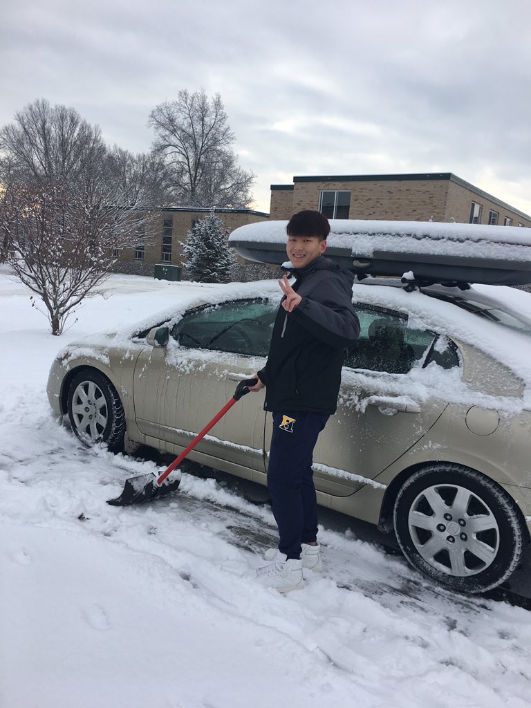 WesJenks's tweet photo. Jenkins-Stubbs DG doing some community service for the Hyde community. @HydeWoodstock https://t.co/tvIbpUThVX