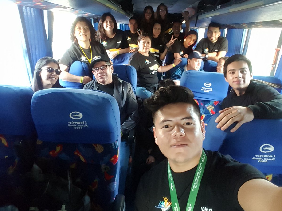 FundChevrolet's tweet photo. Hoy los voluntarios de la Fundación Chevrolet decimos #VamosColombia #VamosTolima #GM @ANDI_Colombia @USAID_Colombia https://t.co/ab88IXVx3j