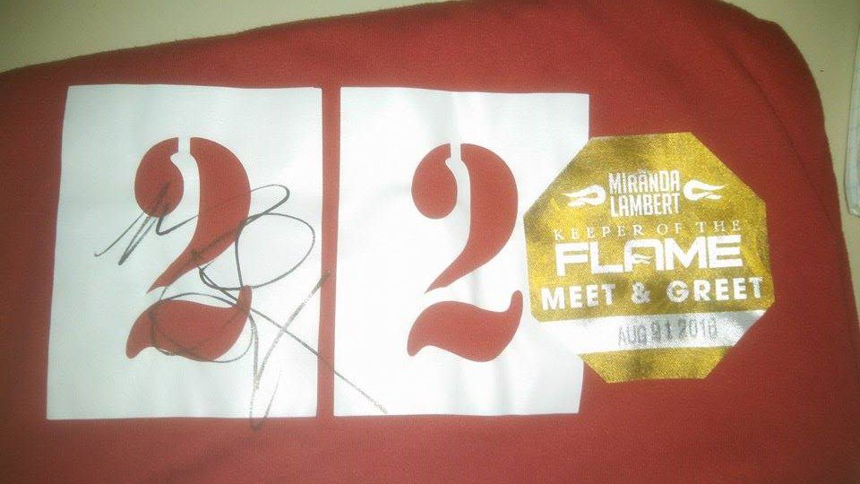 JB_WITW's tweet photo. @BrantleyGilbert 2/4 Portland, PLEASE sign our Veteran suicide awareness shirt that @mirandalambert signed! https://t.co/2xyNRldIla https://t.co/y3Nz8nL61C