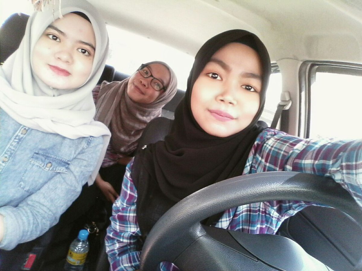 Qoshey's tweet photo. Sementara tunggu fasih dengan asirah . Selfie #part1 dulu ahahahhaha 😂
#FAAAR kesayangan https://t.co/pYTGCQN4eE